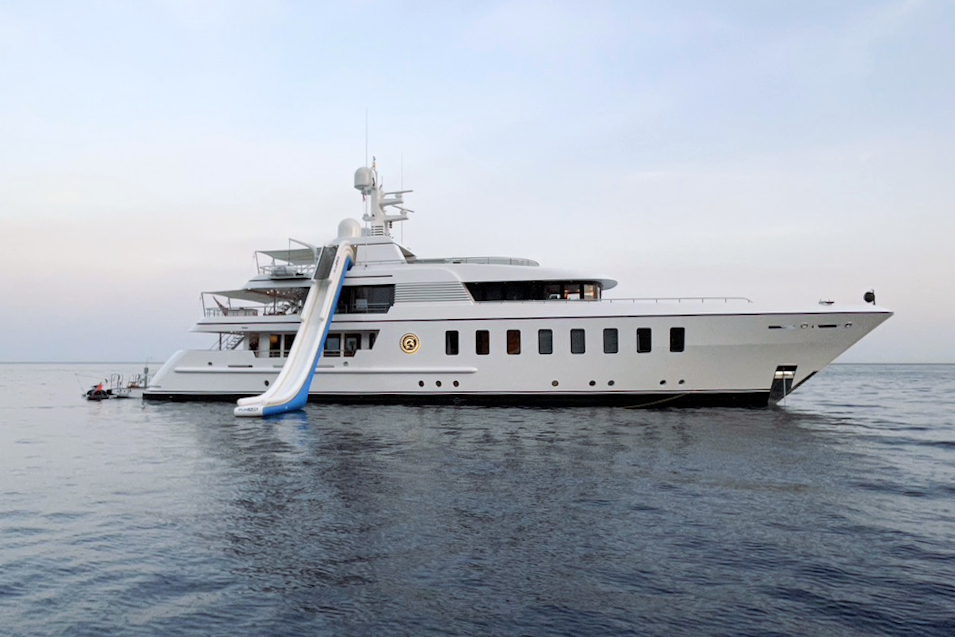 motor yacht gladiator for sale